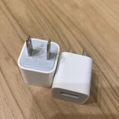 ＜純正品＞iPhoneライトニングケーブルのコンセント（2つ）