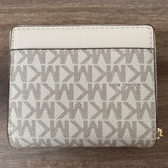 MICHAEL KORSの折りたたみ財布の画像