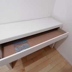 IKEA MALM マルム ドレッサー デスクの画像