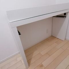 IKEA MALM マルム ドレッサー デスクの画像