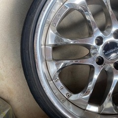 車のパーツ タイヤ、ホイールの画像