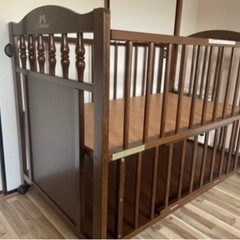 ハイタイプ ベビーベッド ブラウンの画像