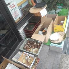 受取先様決定しました！お寿司屋さんが使っていた食器！夜中でも車横...