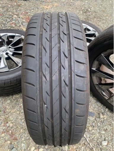 車のパーツ タイヤ、ホイール