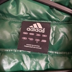 ダウンジャケット（緑）（adidas）【値下げ交渉可】 表記はSサイズなんですけど170㎝の方でも余裕あるサイズです！の画像