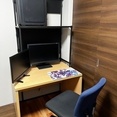 「無料」机 ニトリ突っ張り棚 デスクの画像
