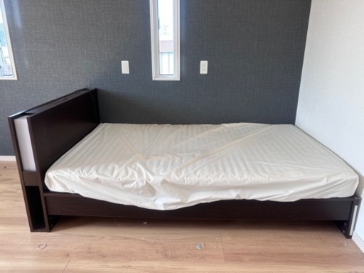 【値下げしました】セミダブルベッド(28日引取り来れる方歓迎)