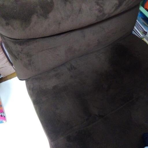 茶色いソファー