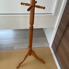 コート ハンガー 天然木製・高さ183cm の画像