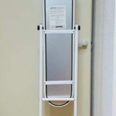 キャスター付きスタンドミラーの画像