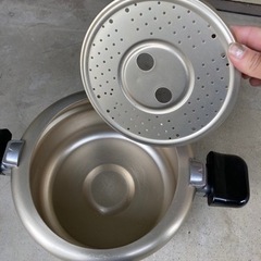 家庭用圧力鍋(4.7)の画像