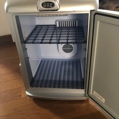 カー用品　　温冷庫
の画像