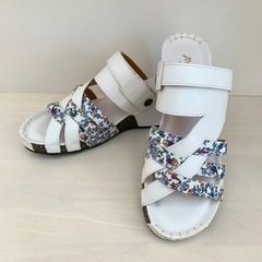 新品　サンダル　フラワー（white）