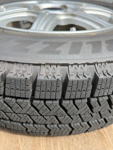 車のパーツ タイヤ、ホイール