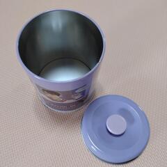 BTSの缶の画像