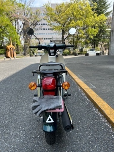 【中古車】スーパーカブ　１１０cc　8BJ-JA59型　走行距離２１９０km