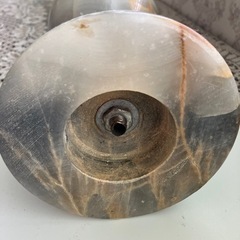 石のオブジェの画像