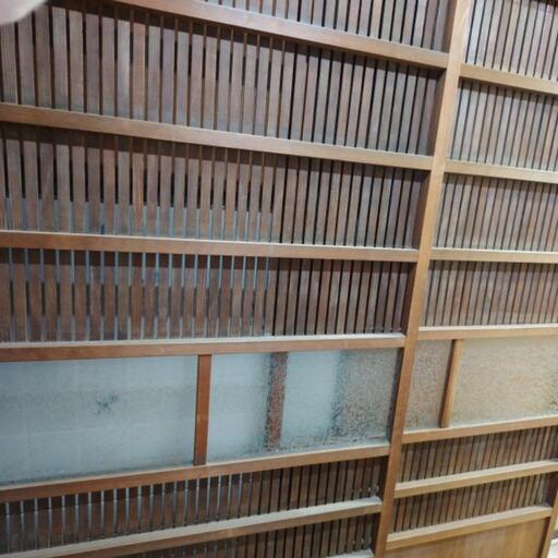 「決まりました」昭和の建具。大きなガラス戸。２枚。
