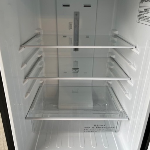 2021年製 中古 Hisense ハイセンス 150L 2ドア冷凍冷蔵庫 右開き 省エネLED照明 霜取り不要 【HR-D15CB】