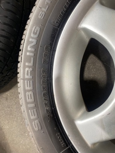 車のパーツ タイヤ、ホイール