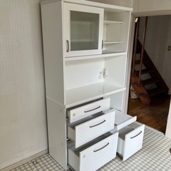 【無料】食器棚（ニトリ）の画像