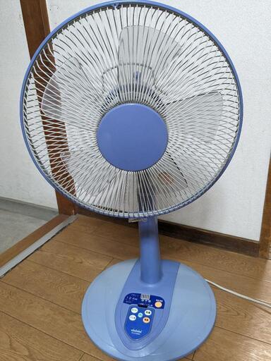 扇風機③ トヨトミ 水色