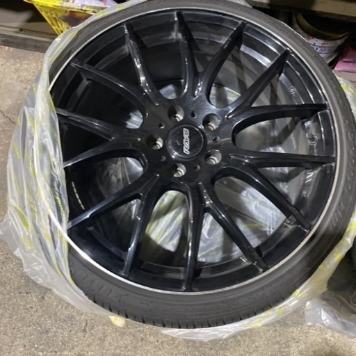 車のパーツ タイヤ、ホイール