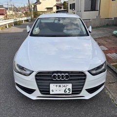 アウディ　A4 早い者勝ち　7万キロ