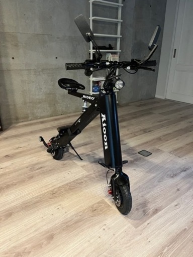 折りたたみ式電動バイク　ヘルメット2個付き