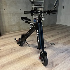 折りたたみ式電動バイク　ヘルメット2個付き