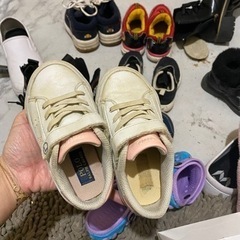 (受け渡し者決定)子供用靴、サンダルの画像