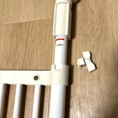 破損あり　　突っ張り棚　伸縮　服 引き出し下 収納ラック ウォールマウント 収納 アイデアクローゼット　ガーデニング　通気　耐重量の画像
