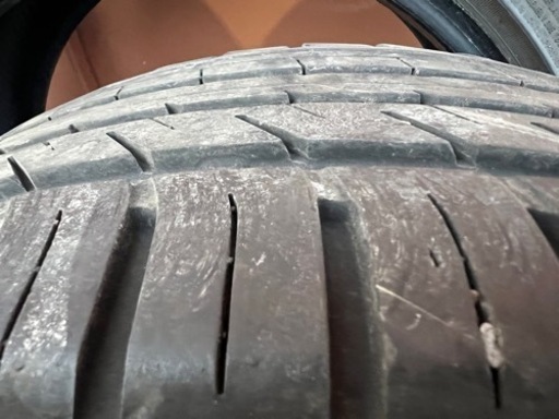 車のパーツ 215/40ZR18