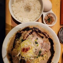 二人アメリカ人と一緒にラーメン食べに行きませんか？