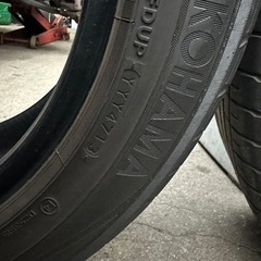 225 55 17 2本　ヨコハマ　ブルーアース　RV1の画像