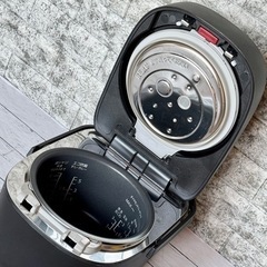 2021年製 Panasonic 可変圧力IH炊飯器 SR-MPA101の画像
