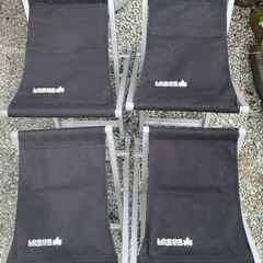 Logos BBQ スツール テーブル セット 4の画像
