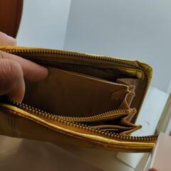 金の長財布の画像