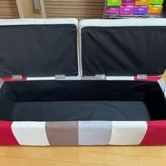 収納長椅子の画像