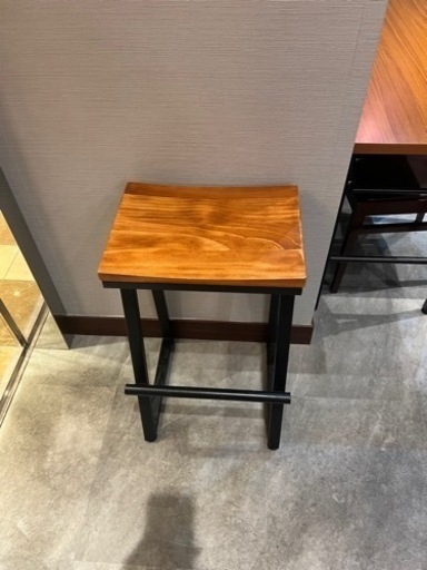 カウンターチェアー