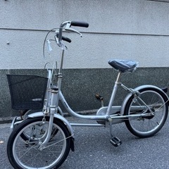 52　全車両格安販売‼️フロント大人用　3輪車　ブリヂストン