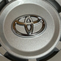 【新品】ハイエース　純正ホイールキャップカバー4枚セット　15インチ   の画像