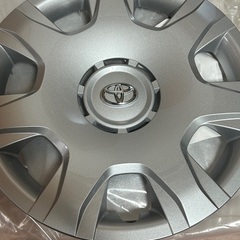【新品】ハイエース　純正ホイールキャップカバー4枚セット　15インチ   の画像