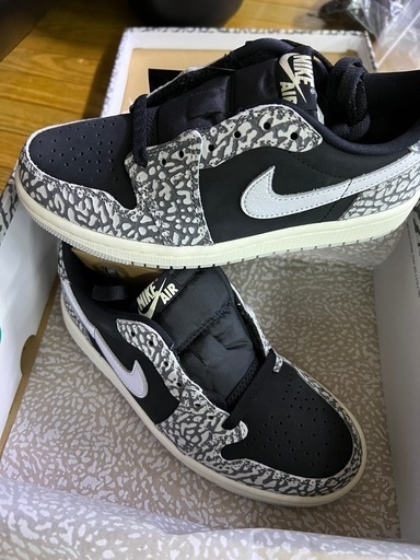 ウィメンズエアジョーダン1レトロ LOW  CZ0775 - 001