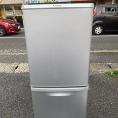 北九州市内配送無料　保証付き　パナソニック 138L パーソナル冷蔵庫 2ドア 右開き シルバー NR-B149W-S