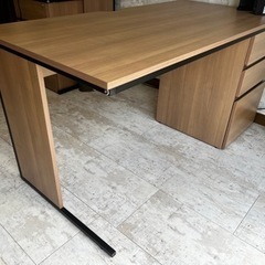 オフィス用品　デスク