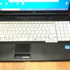 🟦富士通Lifebook②A572/i5第三世代/メモリ8GB/SSD256gb/Win11pro/ Office2021アプリ多数すぐ使えるの画像