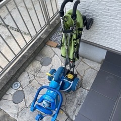 三輪車とベビーカーの画像