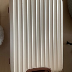 スーツケース　90L  ベージュの画像
