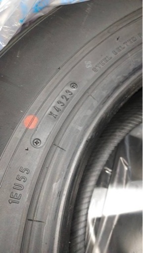 車のパーツ タイヤ、ホイール